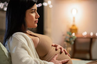 अगर गर्भावस्था के दौरान मां से बच्चे को डायबिटीज हो जाती है, तो उस के क्या लक्षण होते हैं?